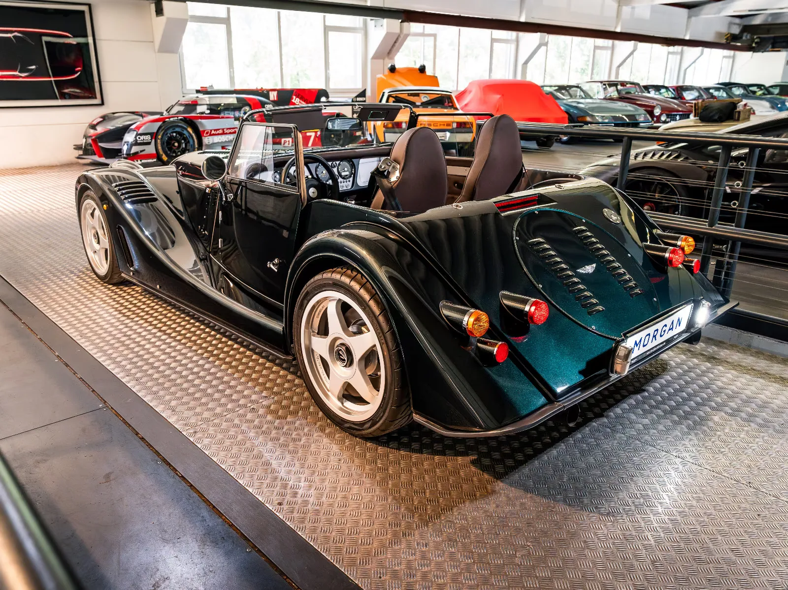 2022 Morgan Plus 8 GTR, 4/17