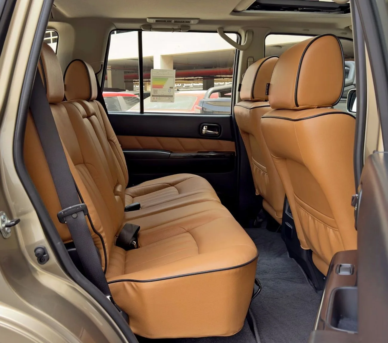 2022 Nissan Patrol Super Safari angeboten von einem Fachhändler in Dubai, Vereinigte Arabische Emirate, Foto 12 von 13
