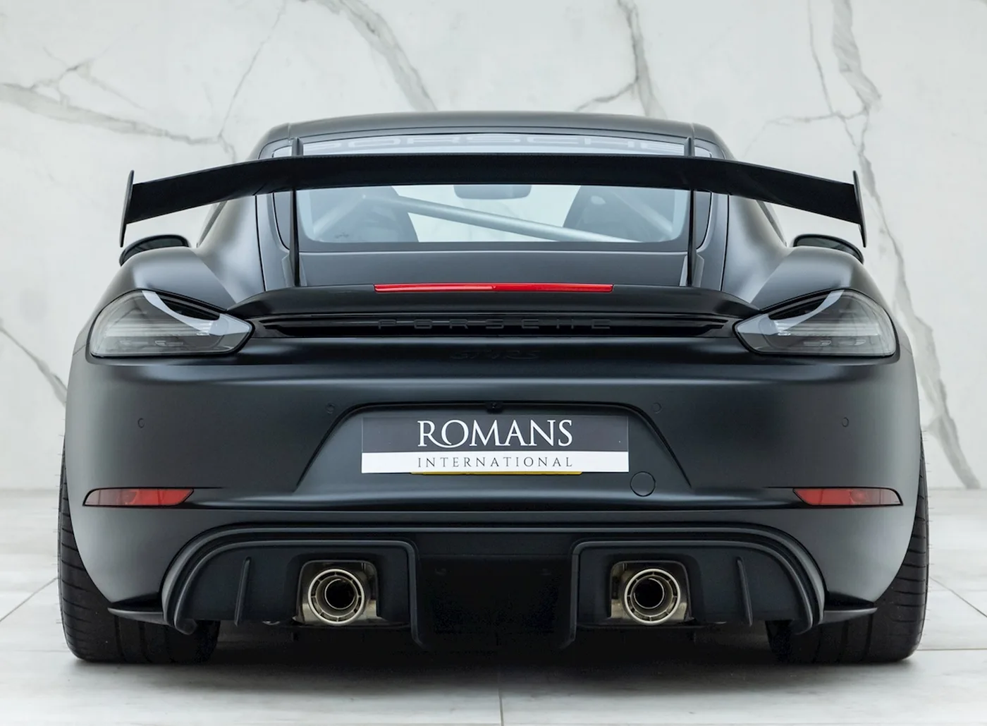 2022 Porsche 718 Cayman GT4 RS proposée par un concessionnaire spécialisé à Banstead, Royaume-Uni, photo 5 sur 25