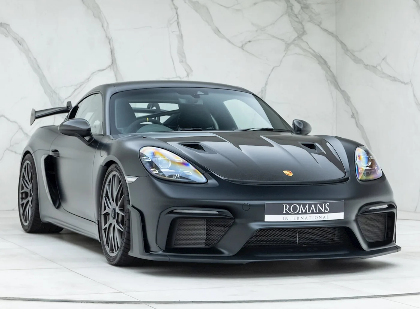 2022 Porsche 718 Cayman GT4 RS proposée par un concessionnaire spécialisé à Banstead, Royaume-Uni, photo 6 sur 25