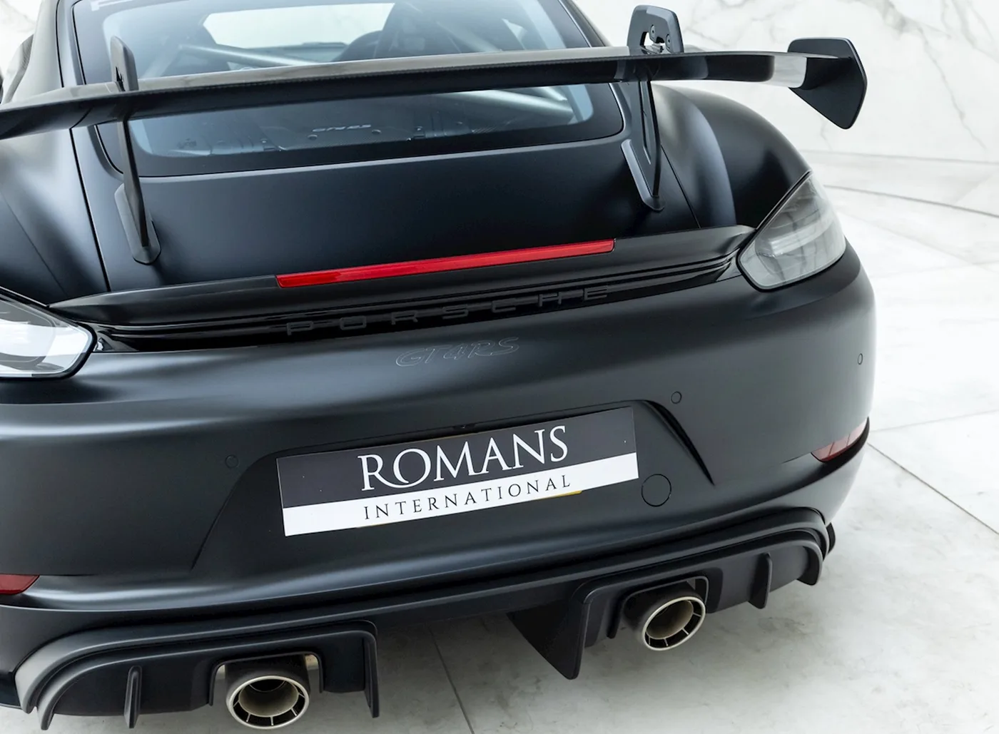 2022 Porsche 718 Cayman GT4 RS proposée par un concessionnaire spécialisé à Banstead, Royaume-Uni, photo 25 sur 25