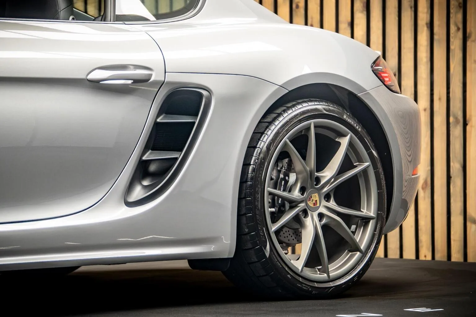 2022 Porsche 718 Cayman, 15/30