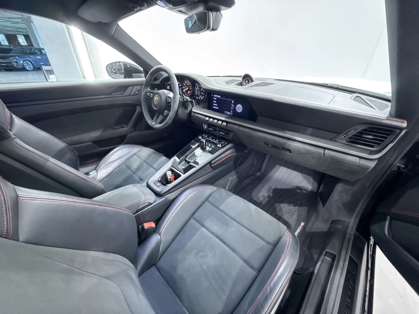 2022 Porsche 911 Carrera GTS angeboten von einem Supersportwagenhändler in Zibido San Giacomo, Italien, Foto 14 von 21