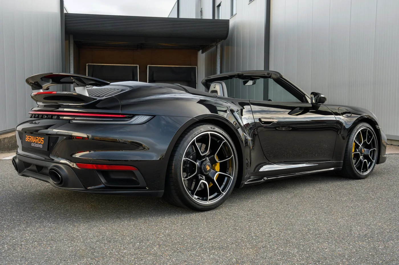 2022 Porsche 911 Turbo S Cabriolet proposée par un spécialiste de la supercar à Woerden, Pays-Bas, photo 2 sur 25