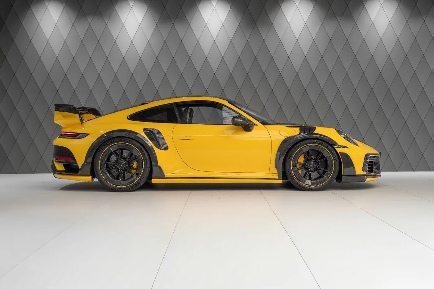 2022 Porsche 911 Turbo S proposée par un spécialiste de la supercar à Schenefeld, Allemagne, photo 3 sur 25
