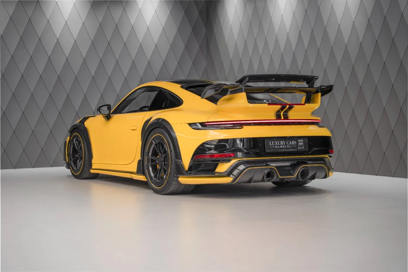 2022 Porsche 911 Turbo S proposée par un spécialiste de la supercar à Schenefeld, Allemagne, photo 5 sur 25