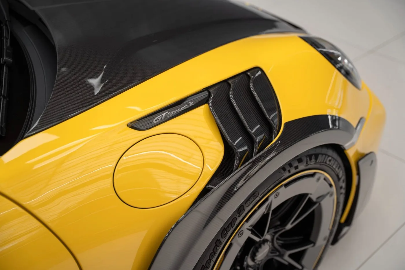 2022 Porsche 911 Turbo S proposée par un spécialiste de la supercar à Schenefeld, Allemagne, photo 13 sur 25