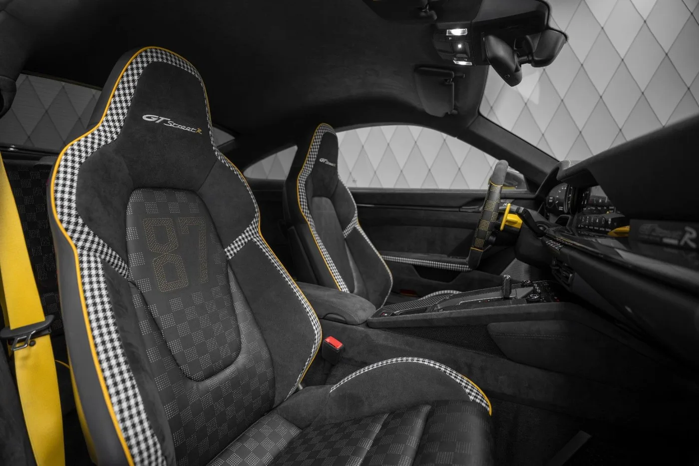 2022 Porsche 911 Turbo S proposée par un spécialiste de la supercar à Schenefeld, Allemagne, photo 20 sur 25
