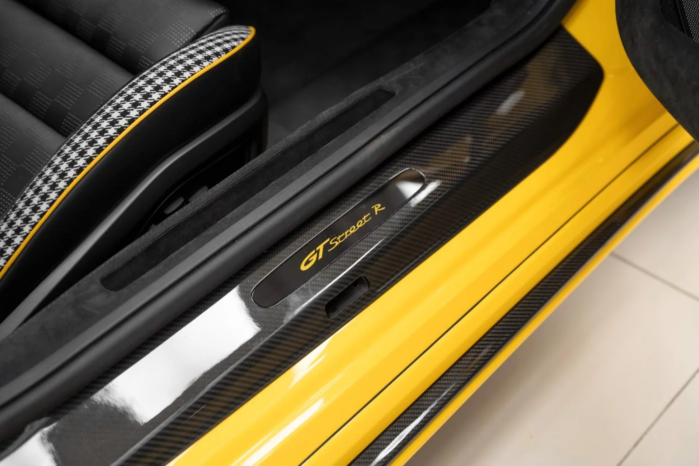 2022 Porsche 911 Turbo S proposée par un spécialiste de la supercar à Schenefeld, Allemagne, photo 25 sur 25