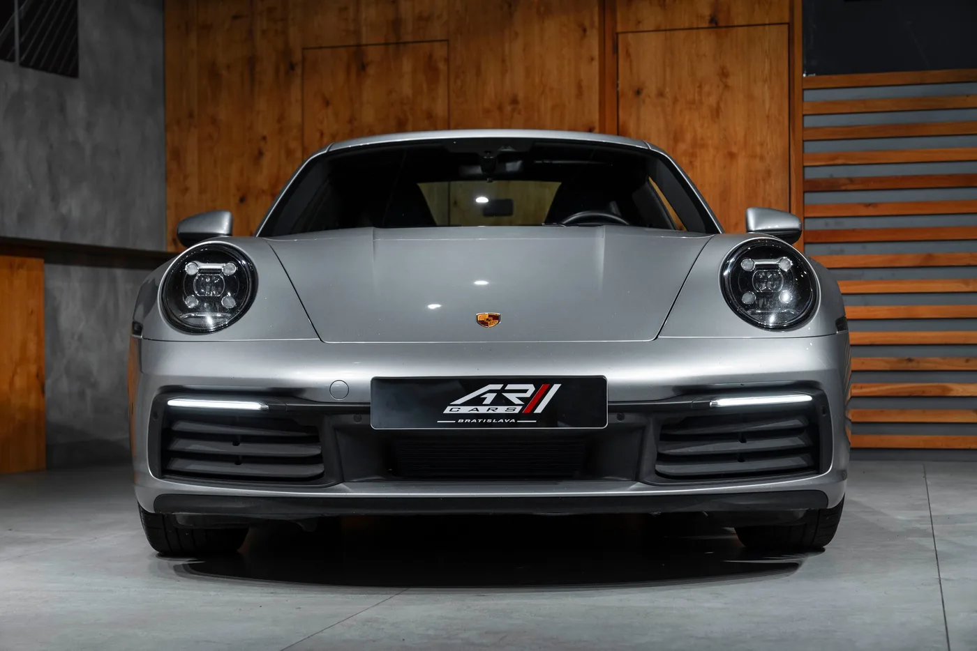 2022 Porsche 911 angeboten von einem Fachhändler in Bratislava, Slowakei, Foto 6 von 15