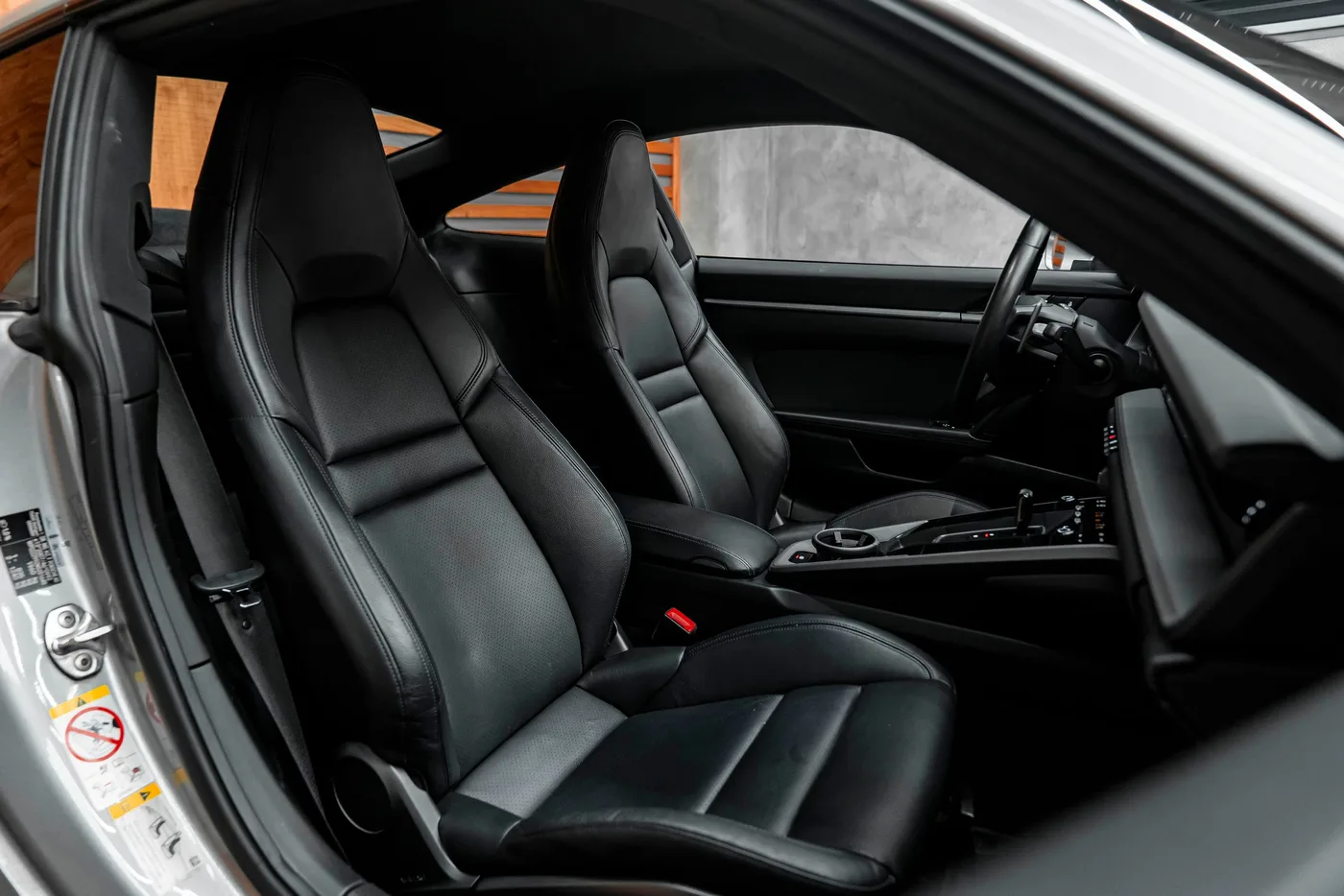 2022 Porsche 911 angeboten von einem Fachhändler in Bratislava, Slowakei, Foto 9 von 15