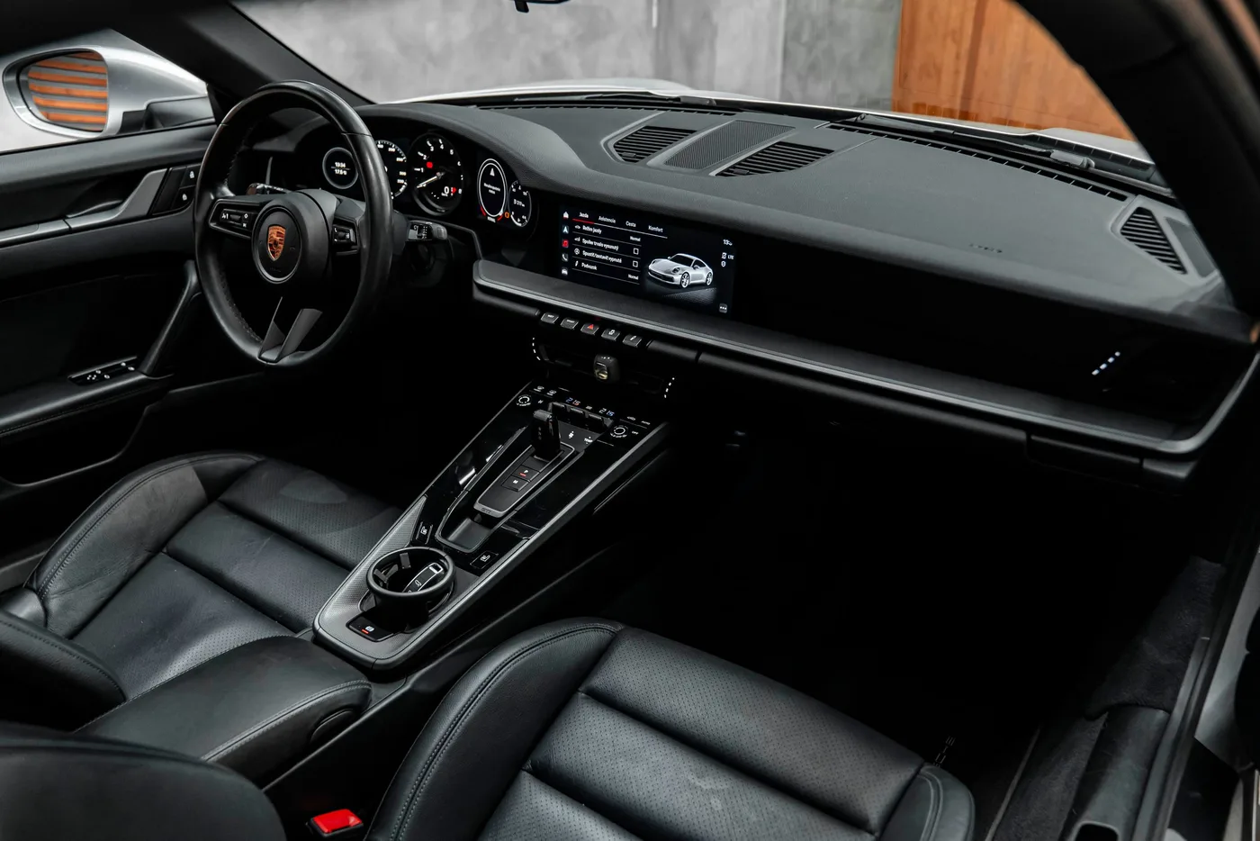 2022 Porsche 911 angeboten von einem Fachhändler in Bratislava, Slowakei, Foto 10 von 15