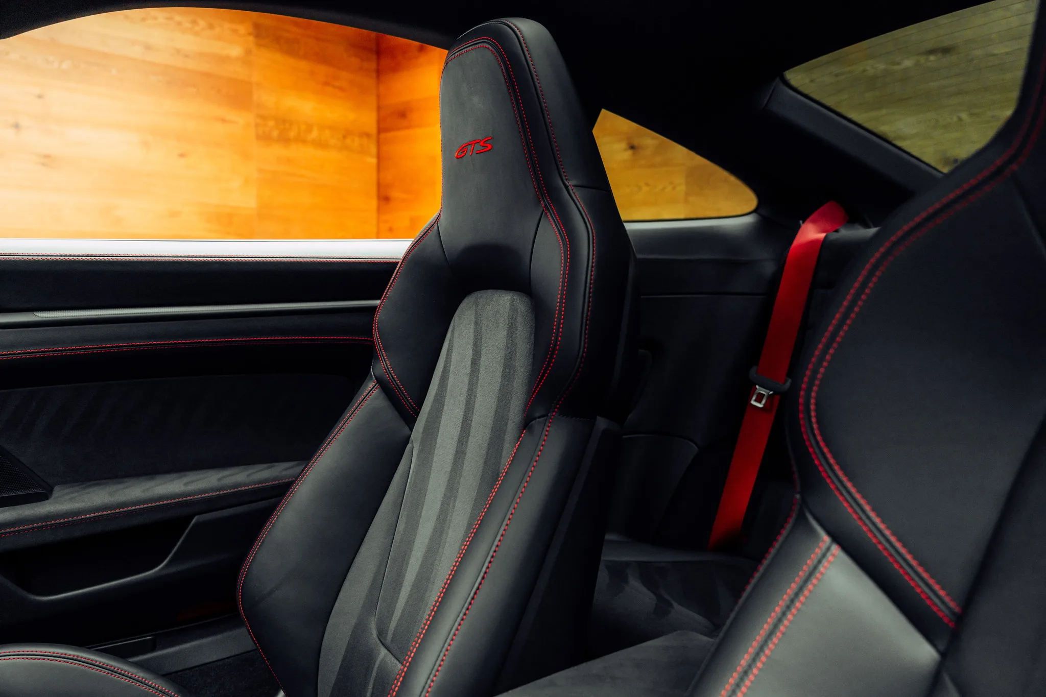 2022 Porsche 911 Carrera 4 GTS, 11/20