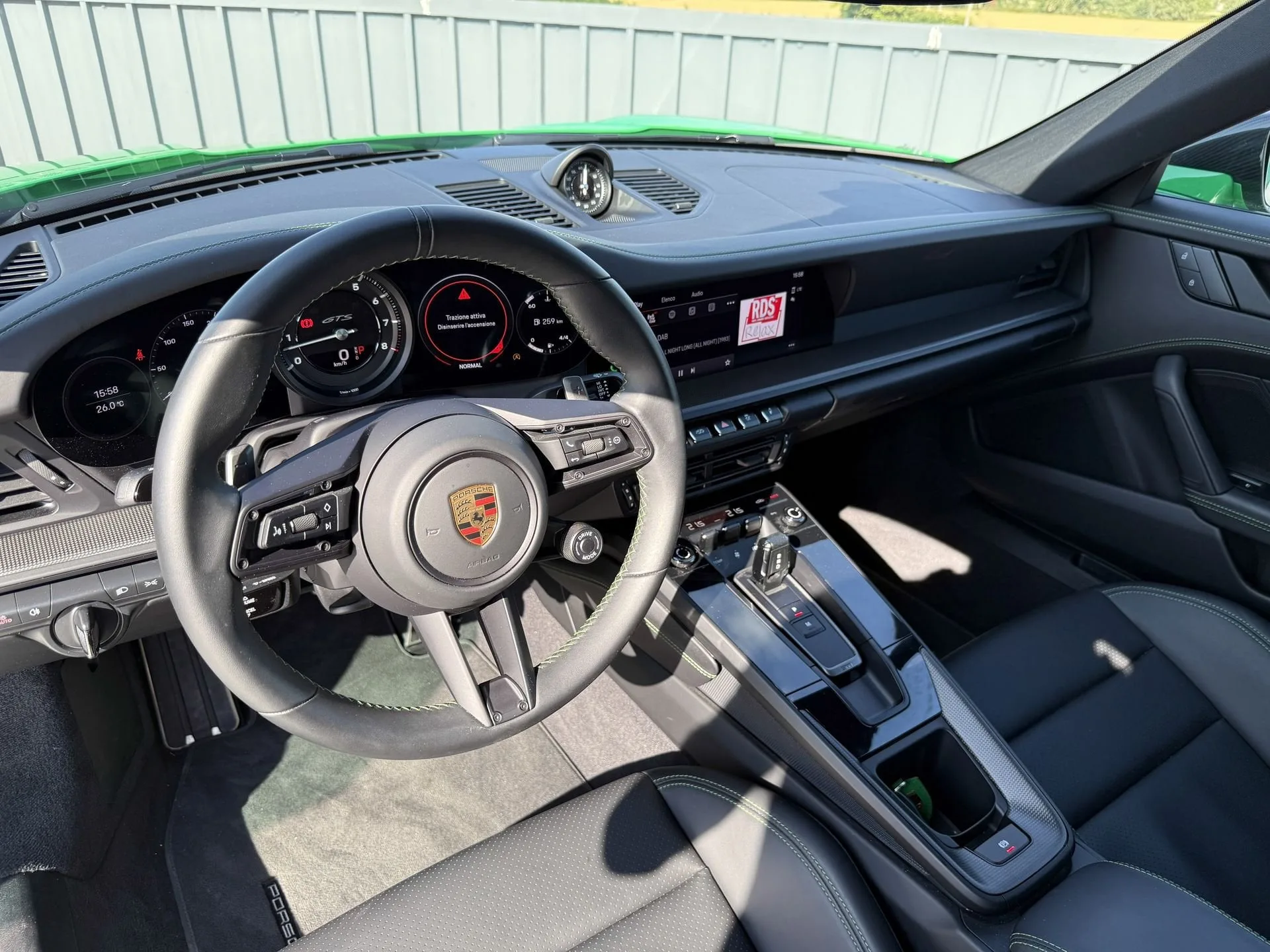 2022 Porsche 911 Carrera 4 GTS, 18/19