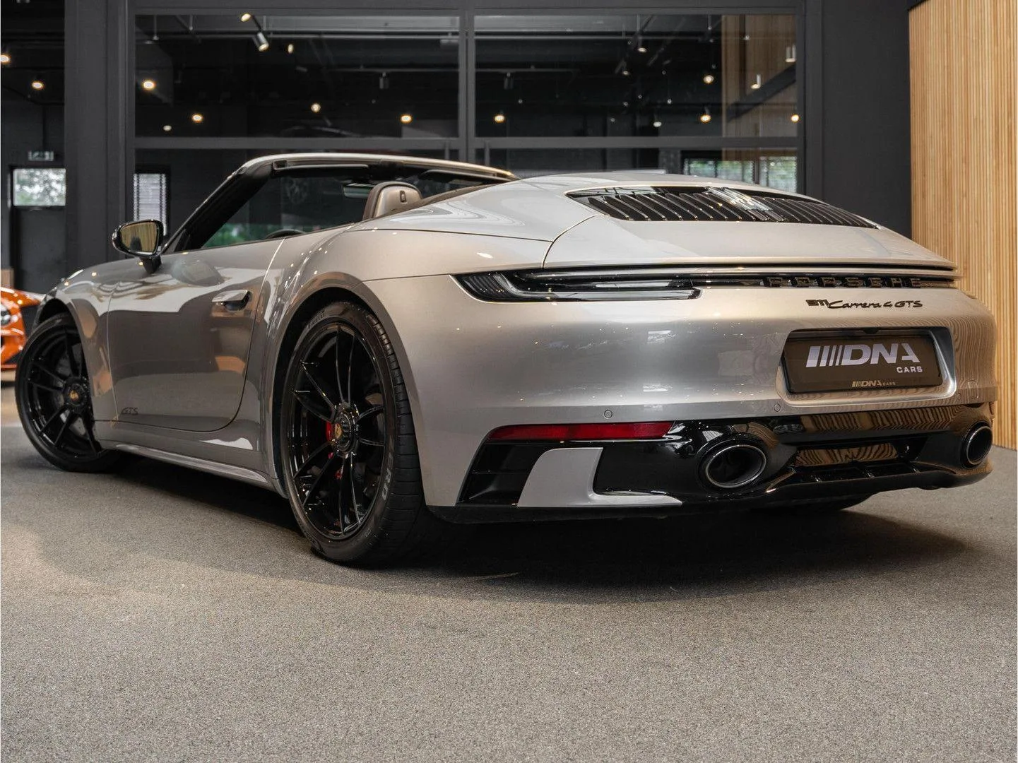 2022 Porsche 911 Carrera 4 GTS Cabriolet, 5/30