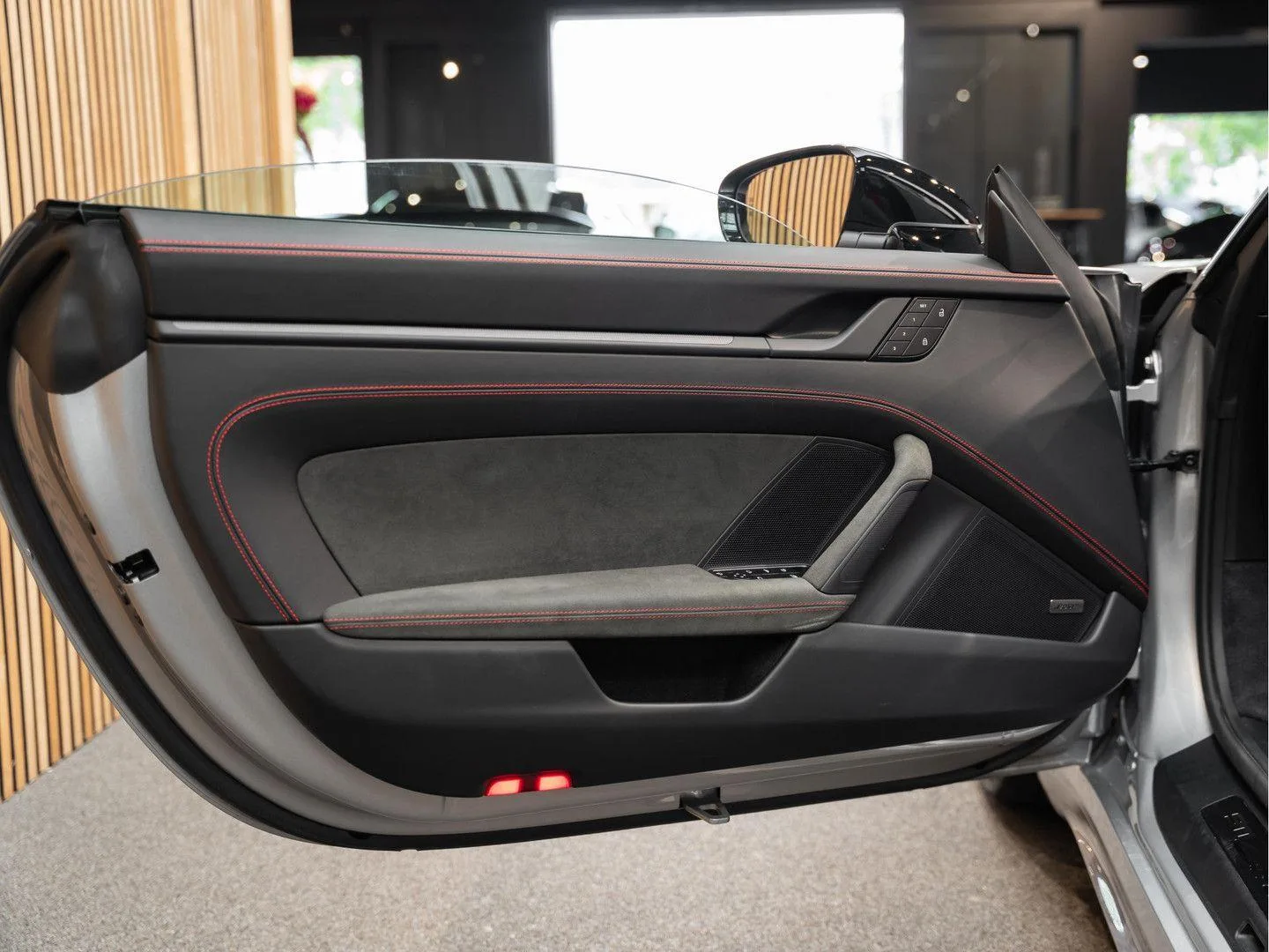 2022 Porsche 911 Carrera 4 GTS Cabriolet, 6/30