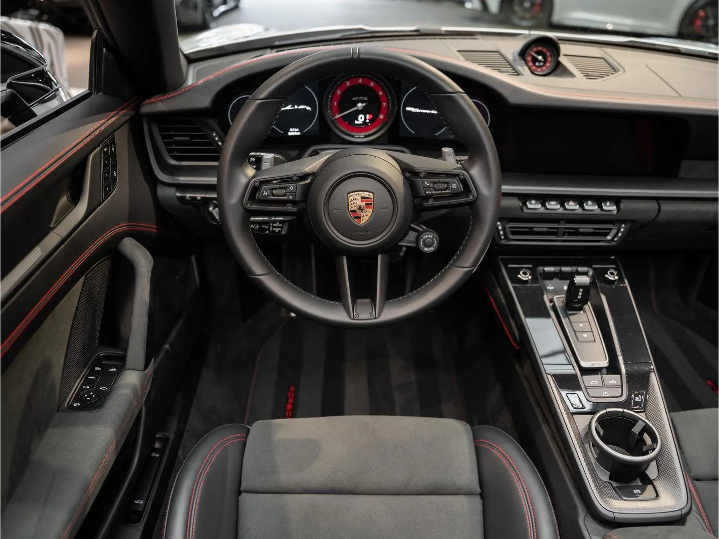 2022 Porsche 911 Carrera 4 GTS Cabriolet, 8/30