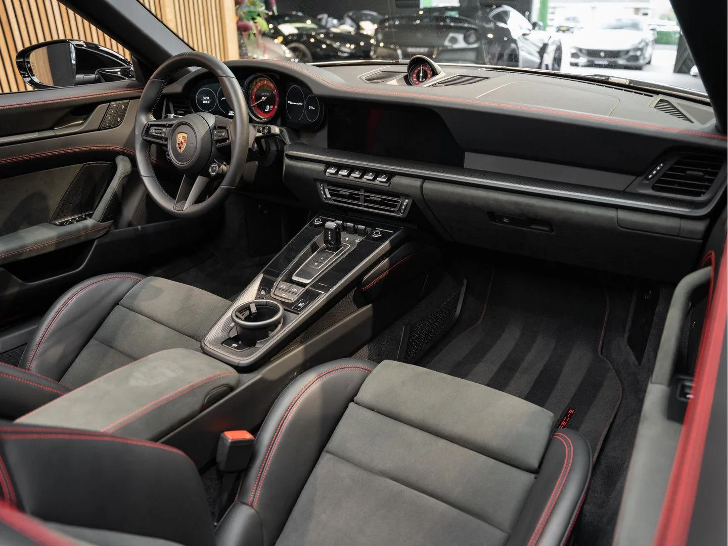 2022 Porsche 911 Carrera 4 GTS Cabriolet, 9/30