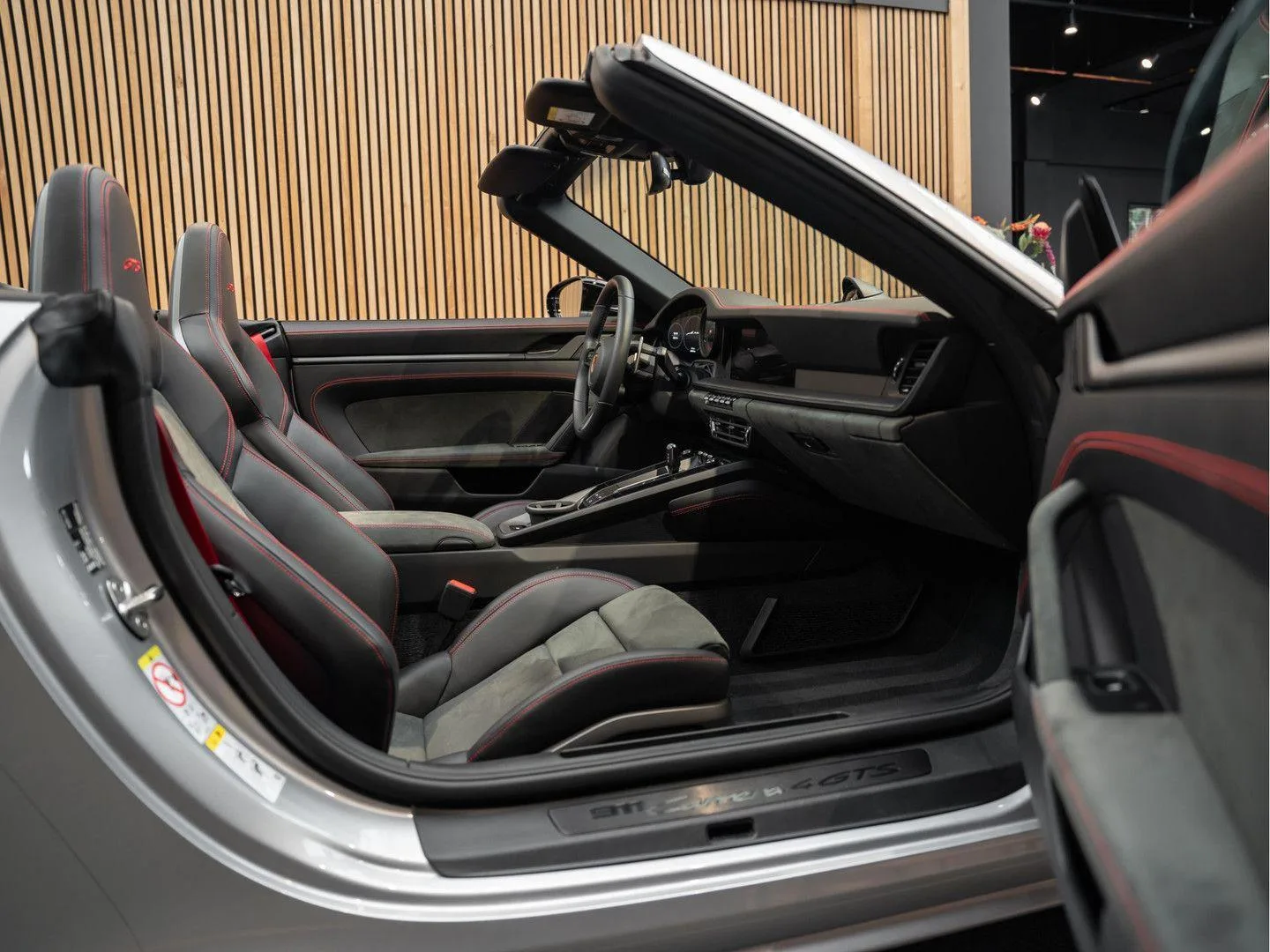 2022 Porsche 911 Carrera 4 GTS Cabriolet, 10/30