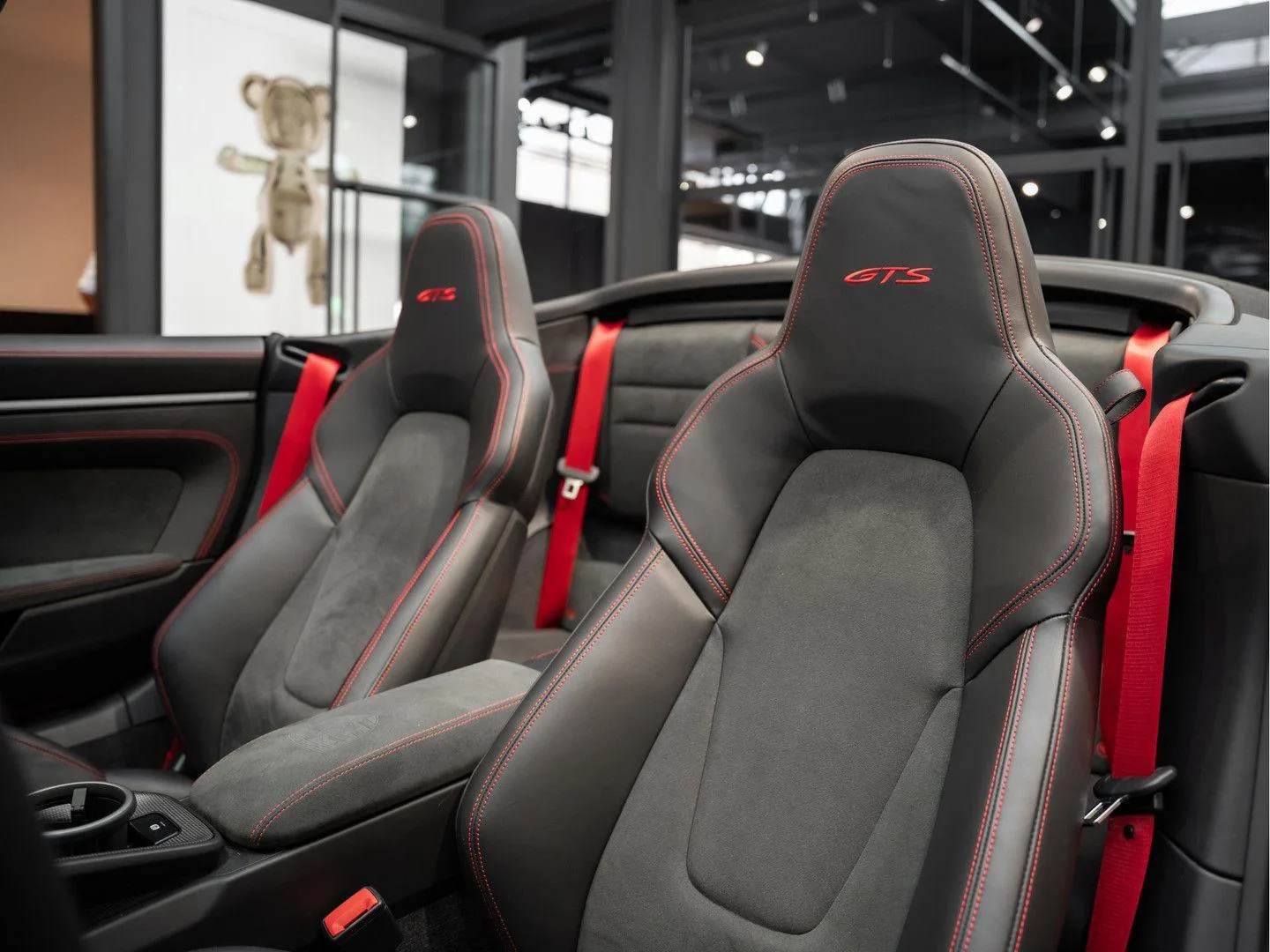 2022 Porsche 911 Carrera 4 GTS Cabriolet, 11/30