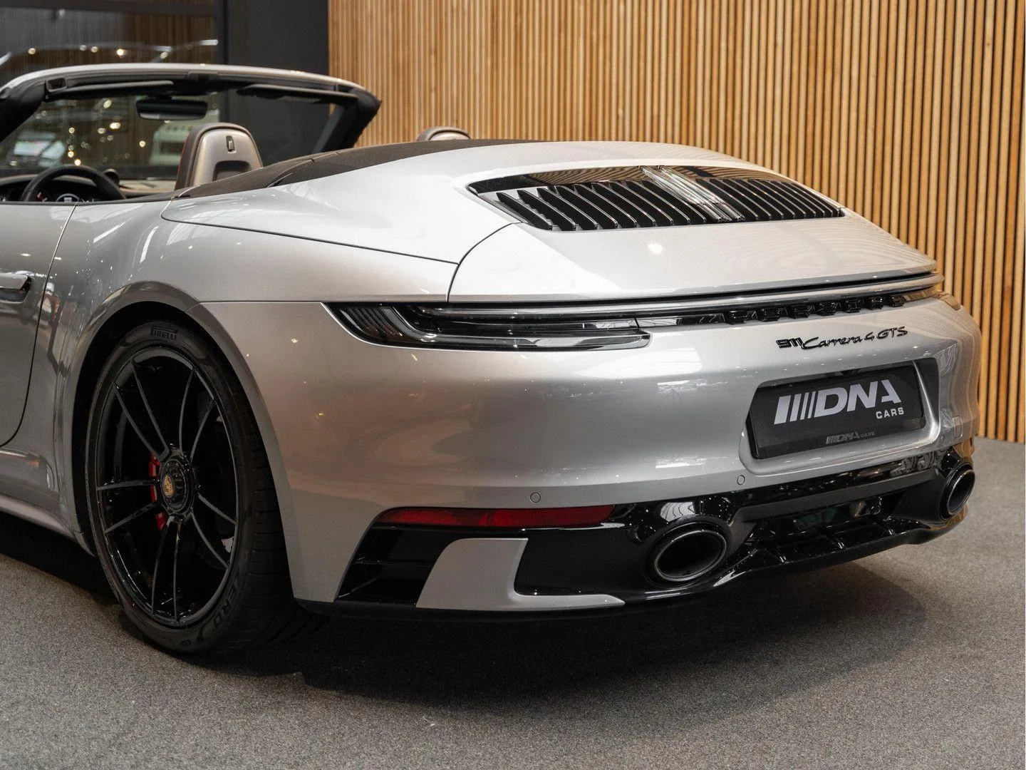 2022 Porsche 911 Carrera 4 GTS Cabriolet, 13/30