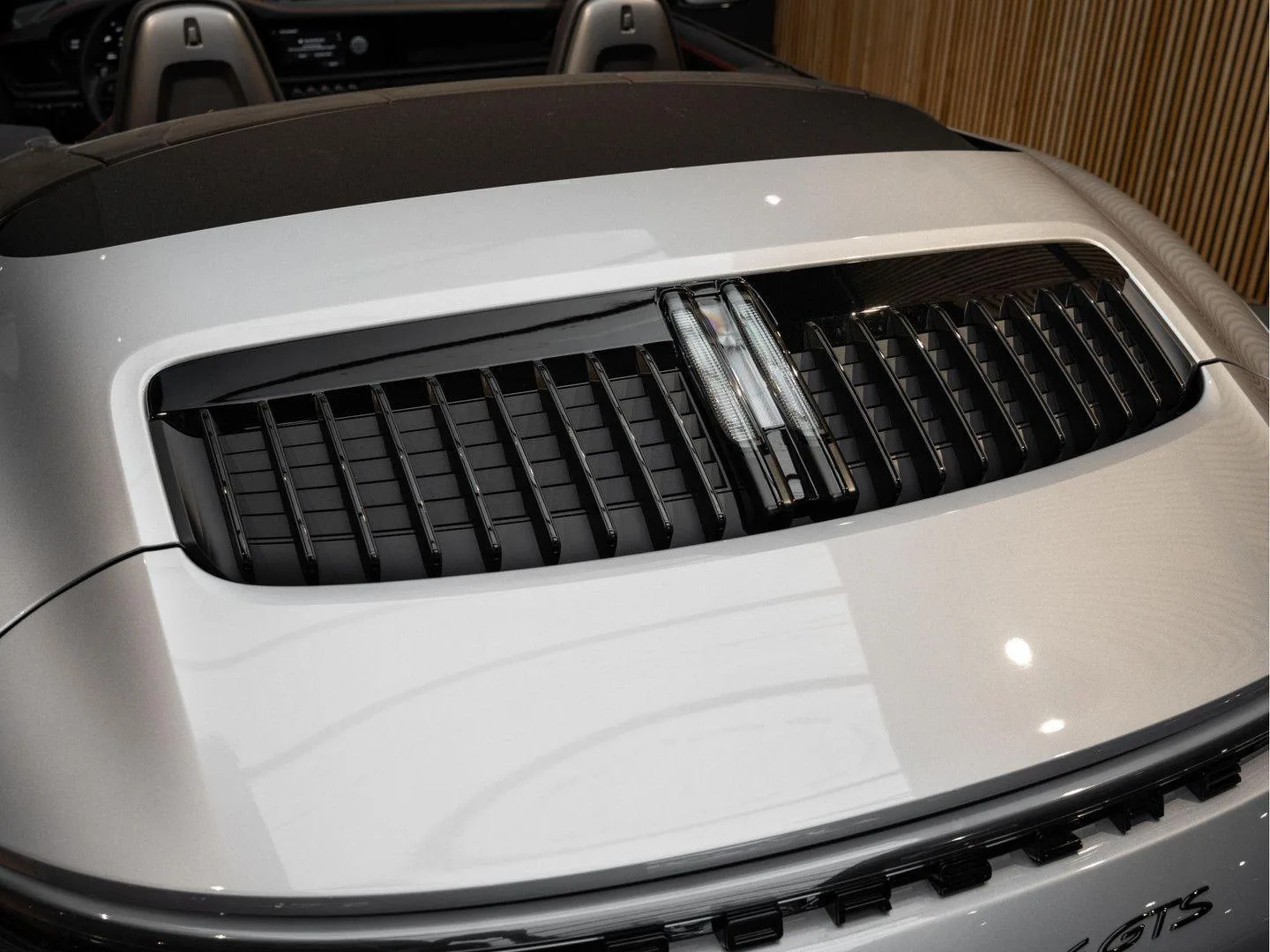 2022 Porsche 911 Carrera 4 GTS Cabriolet, 17/30