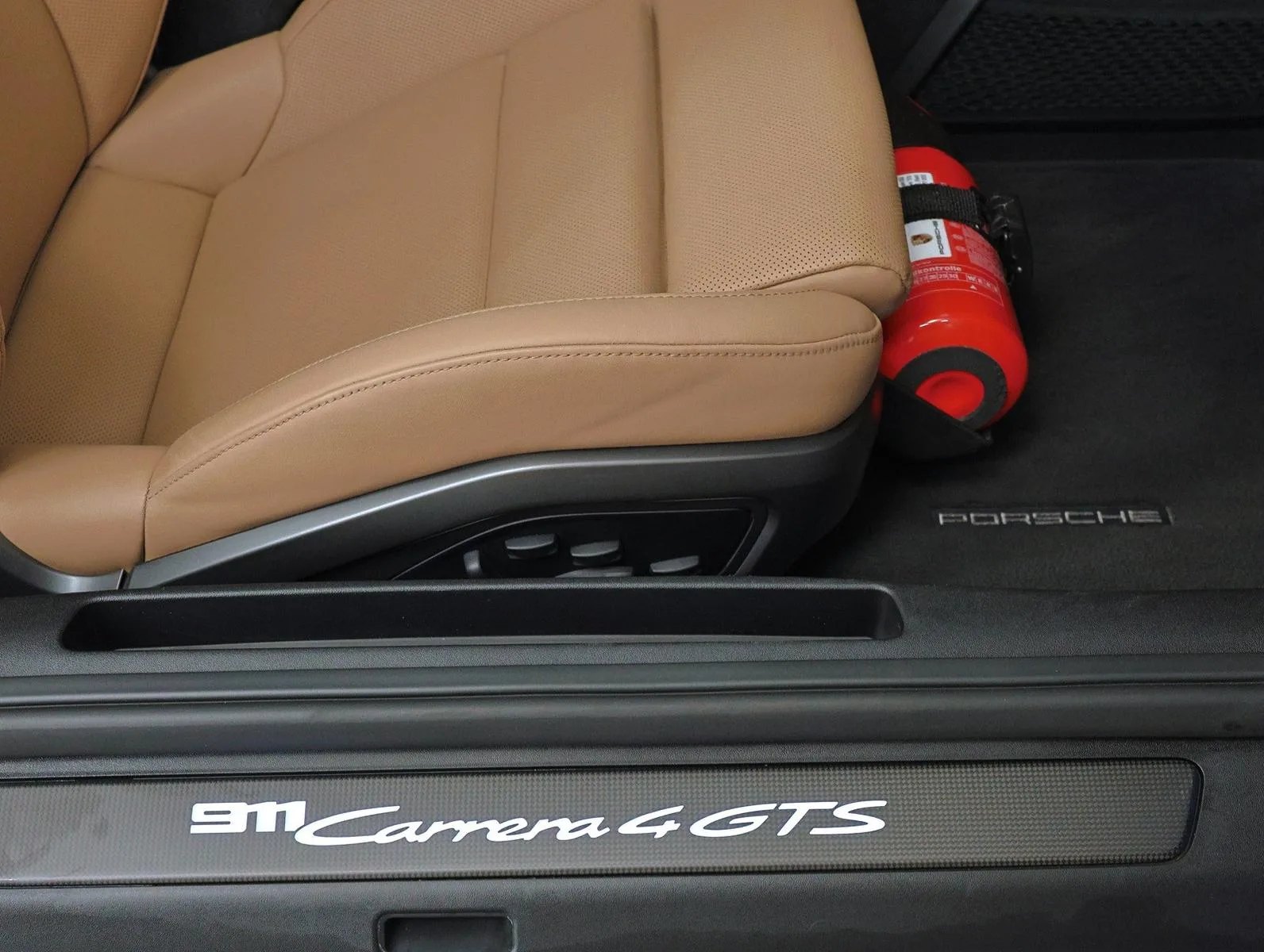 2022 Porsche 911 Carrera 4 GTS, 25/27