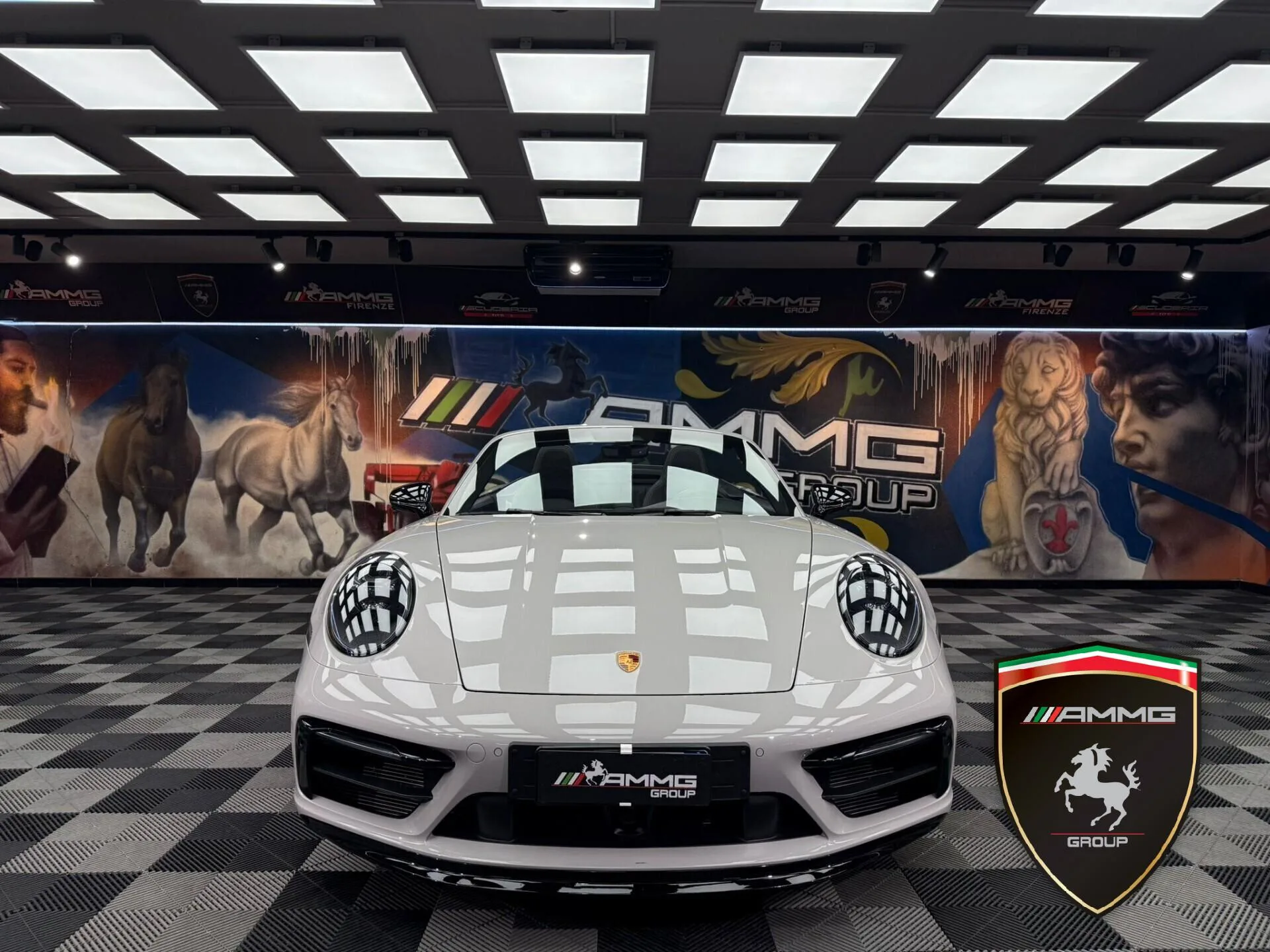 2022 Porsche 911 Carrera GTS Cabriolet, 2/15