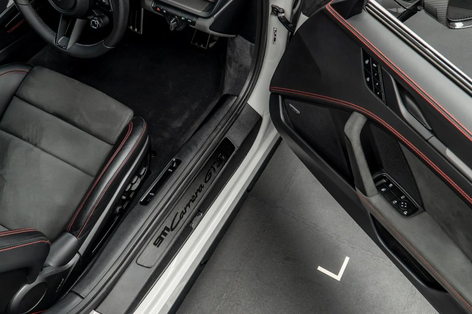 2022 Porsche 911 Carrera GTS, 28/30