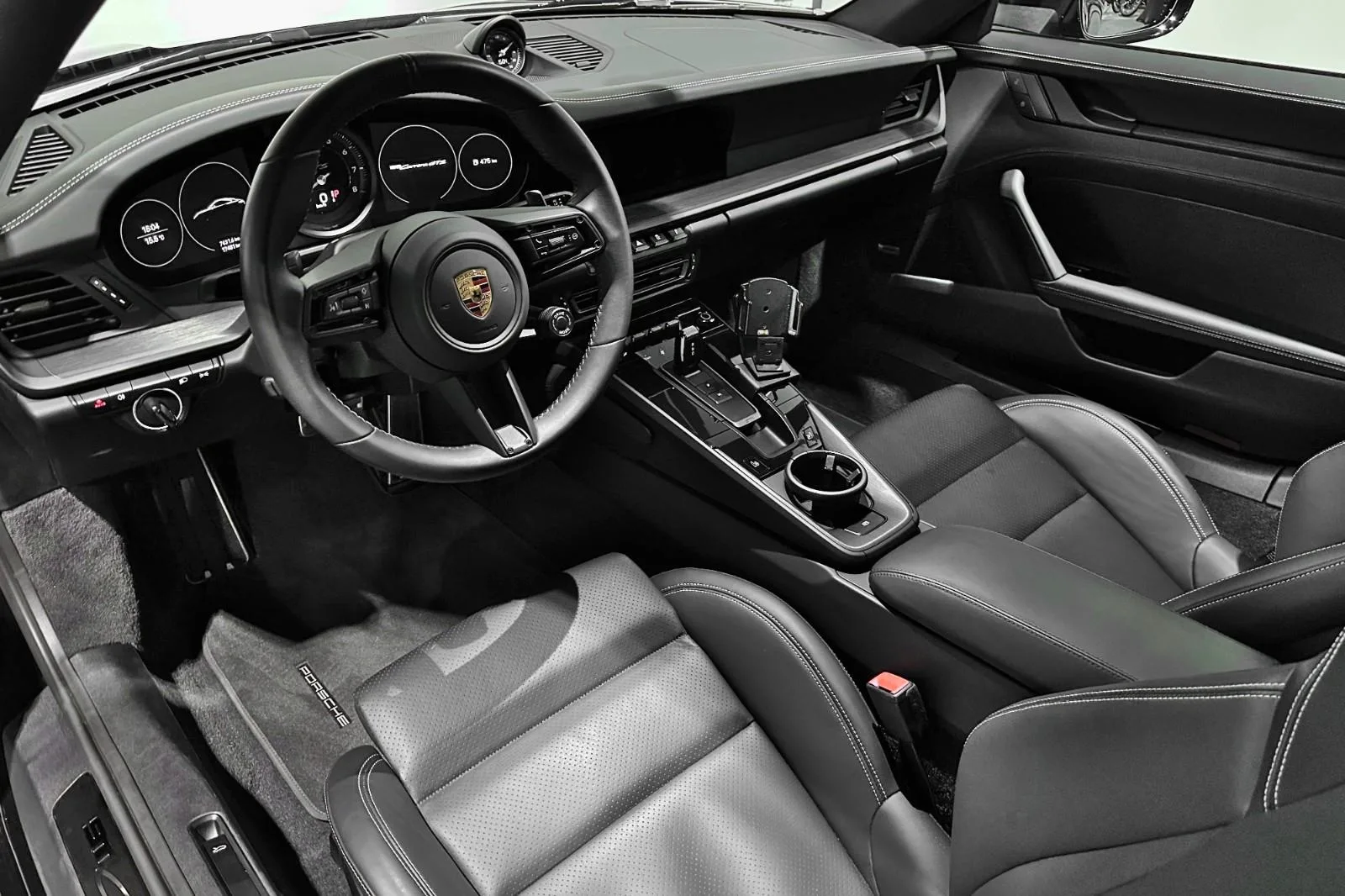2022 Porsche 911 Carrera GTS, 9/14