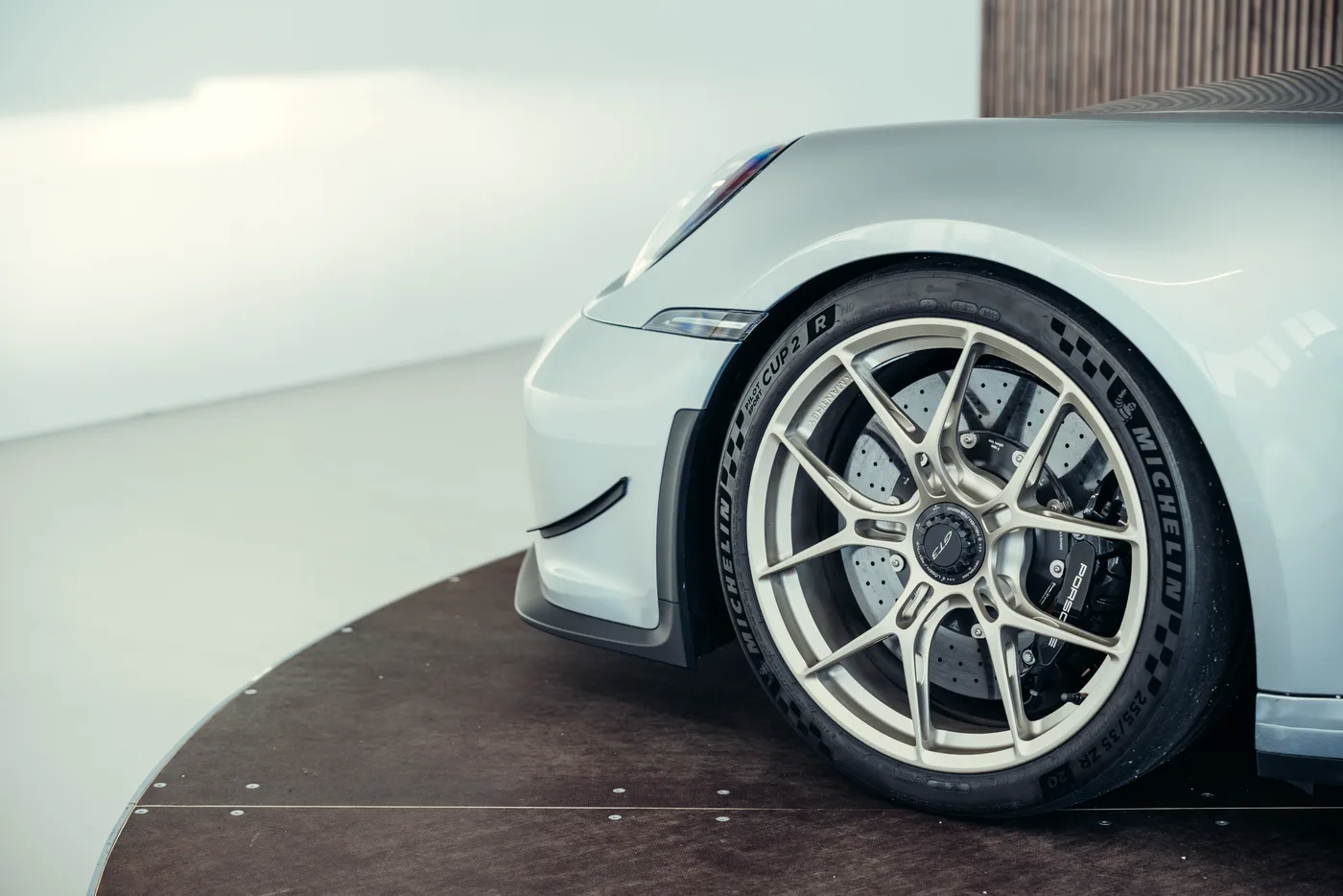 2022 Porsche 911 GT3 proposée par un spécialiste de la voiture de collection à Stuttgart, Allemagne, photo 17 sur 25
