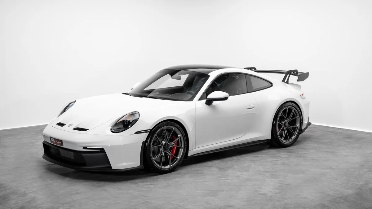 2022 Porsche 911 GT3, manual proposée par un concessionnaire spécialisé à Dubai, Émirats arabes unis, photo 2 sur 25