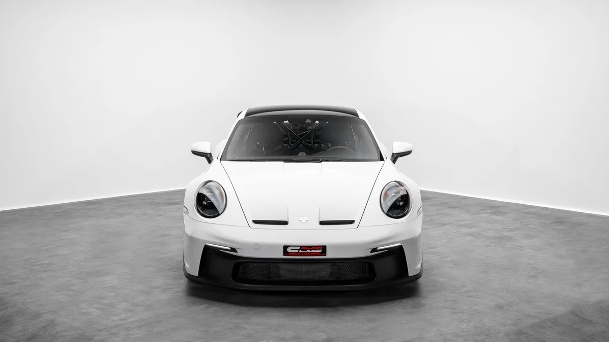 2022 Porsche 911 GT3, manual proposée par un concessionnaire spécialisé à Dubai, Émirats arabes unis, photo 4 sur 25