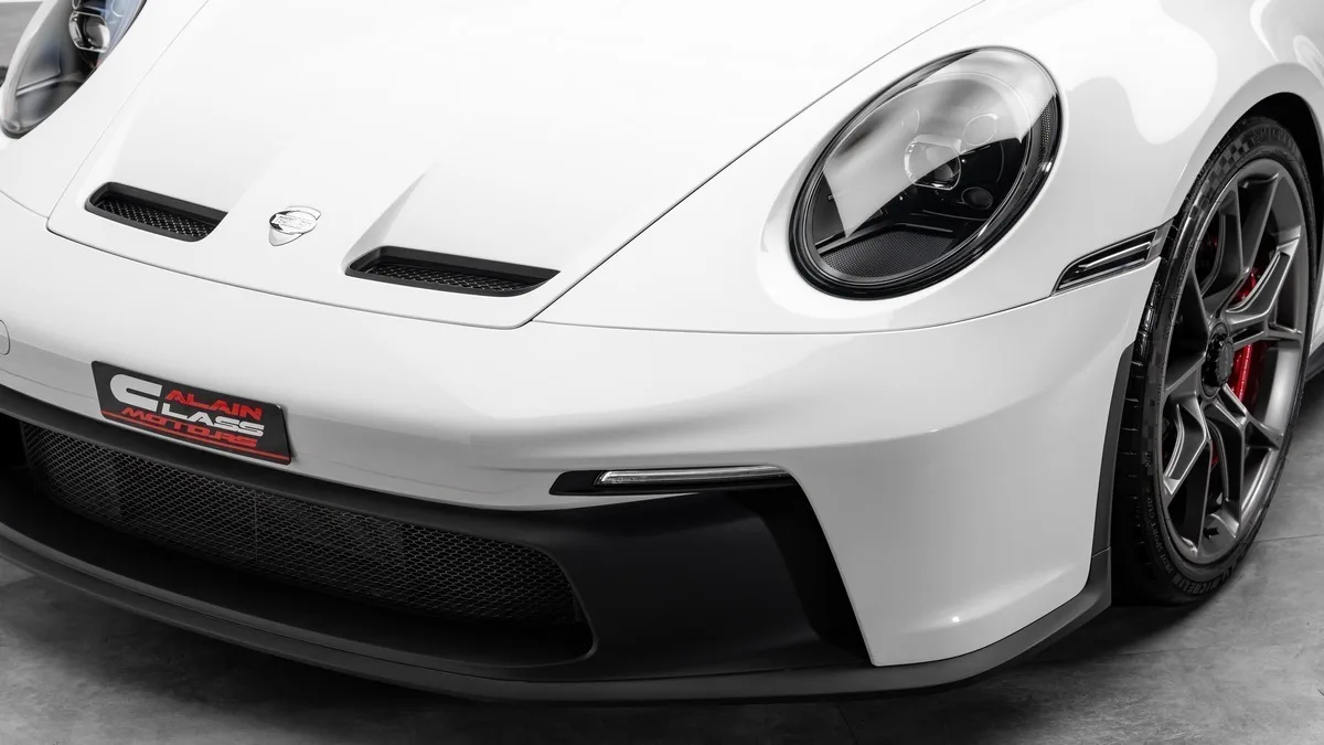 2022 Porsche 911 GT3, manual proposée par un concessionnaire spécialisé à Dubai, Émirats arabes unis, photo 7 sur 25