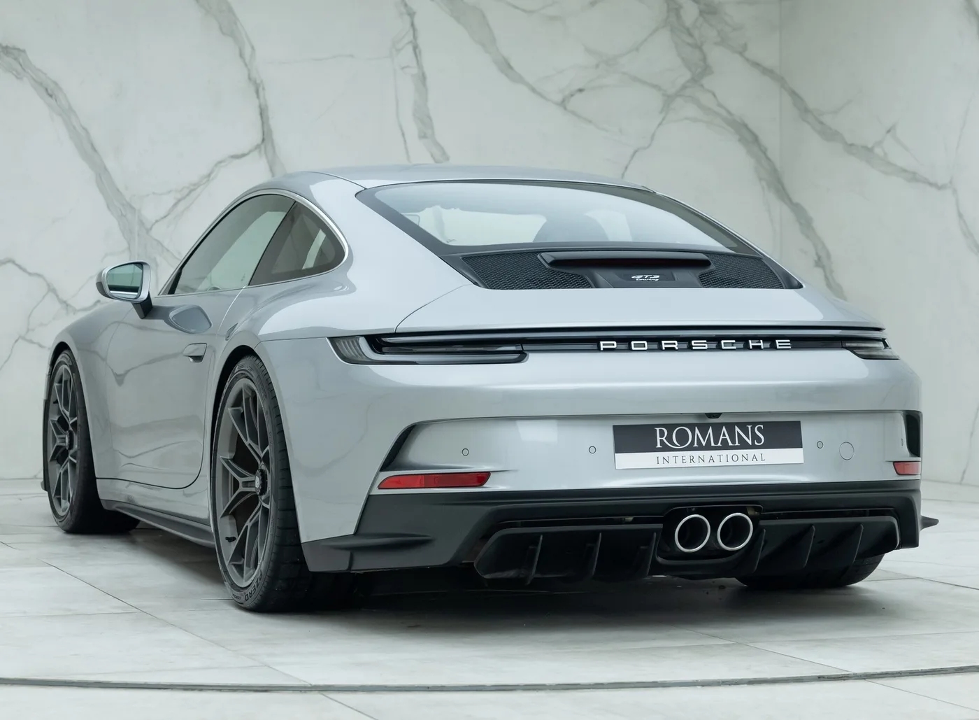 2022 Porsche 911 GT3 Touring proposée par un concessionnaire spécialisé à Banstead, Royaume-Uni, photo 7 sur 25