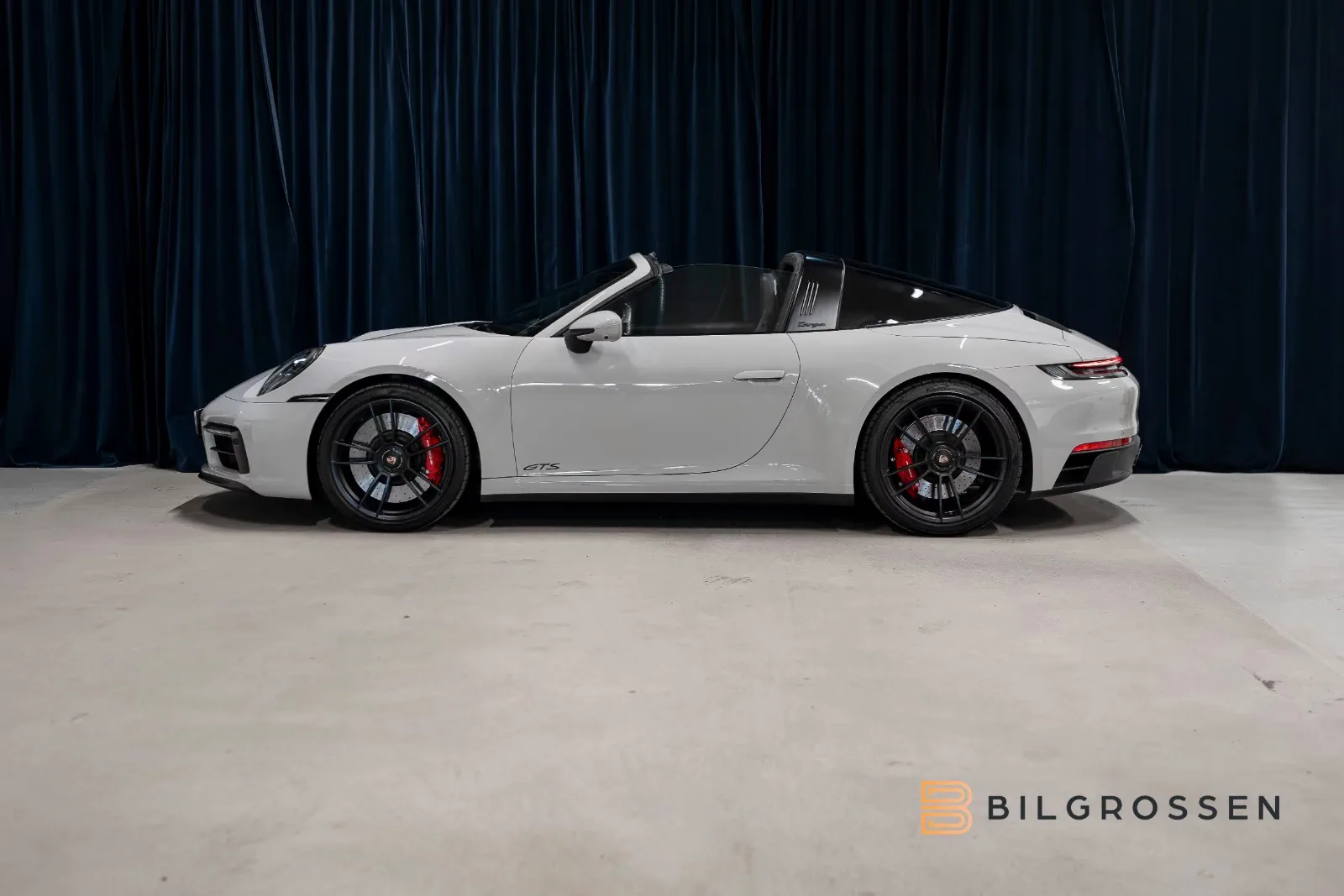 2022 Porsche 911 Targa 4 GTS, 2/28