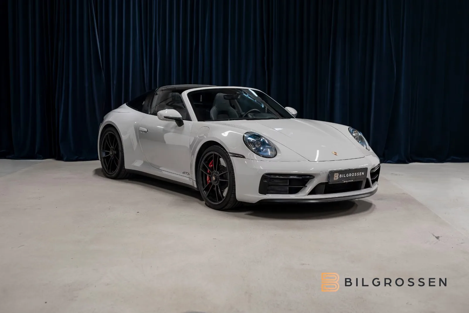 2022 Porsche 911 Targa 4 GTS, 7/28