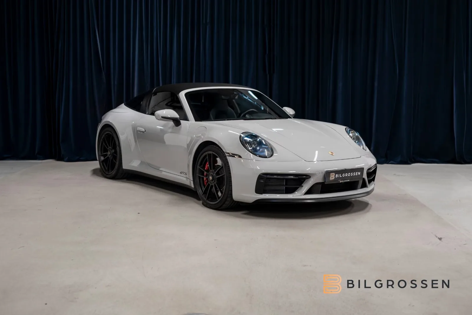 2022 Porsche 911 Targa 4 GTS, 8/28