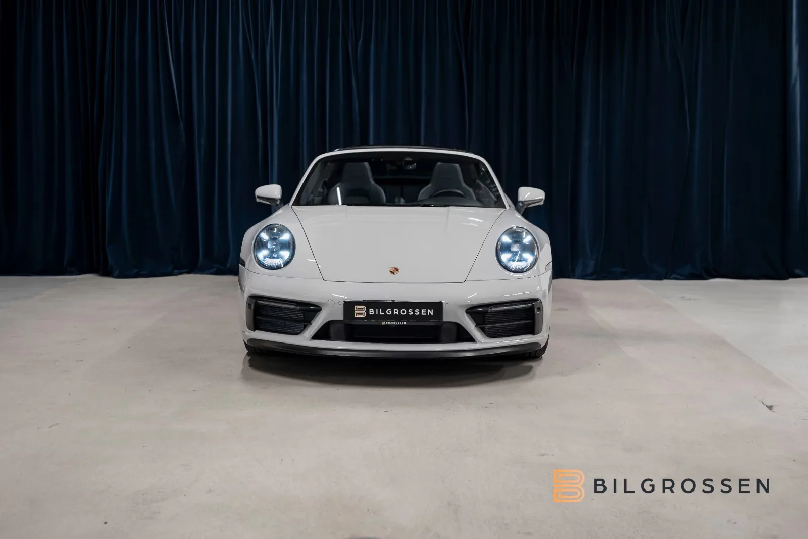 2022 Porsche 911 Targa 4 GTS, 9/28