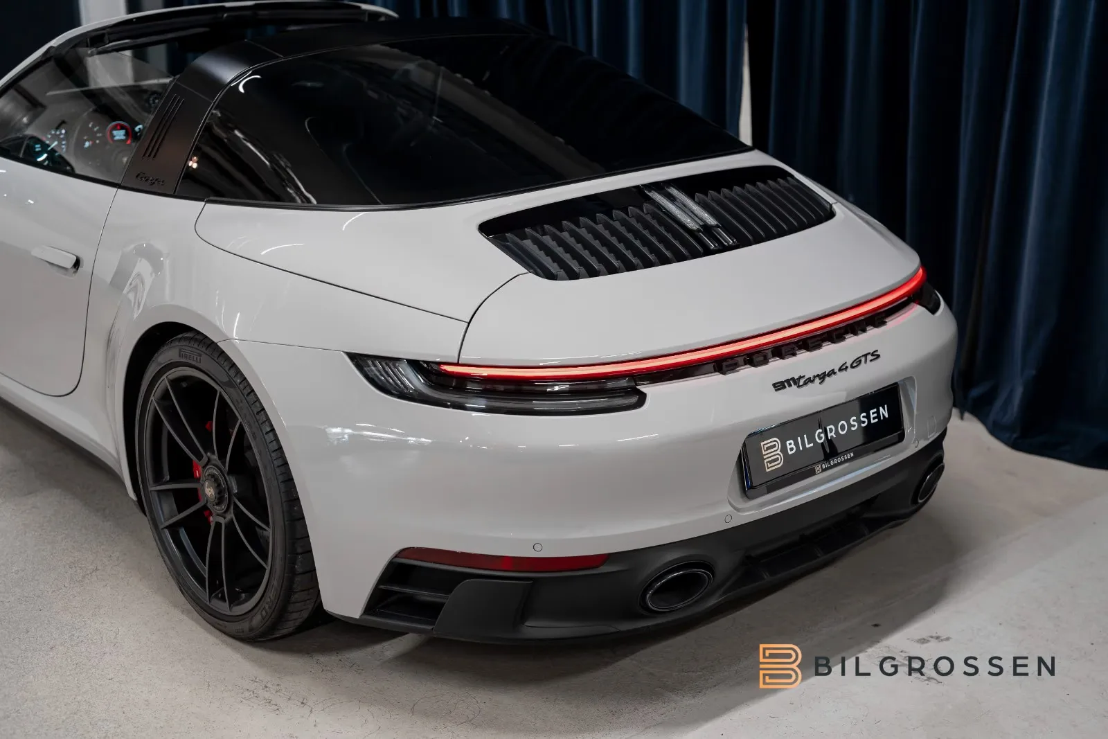 2022 Porsche 911 Targa 4 GTS, 12/28