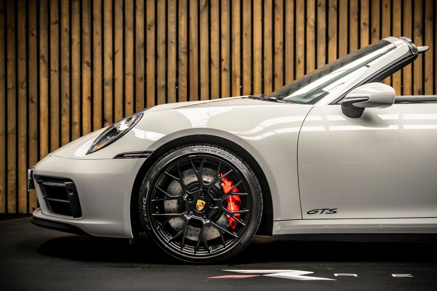 2022 Porsche 911 Targa 4 GTS, 8/30