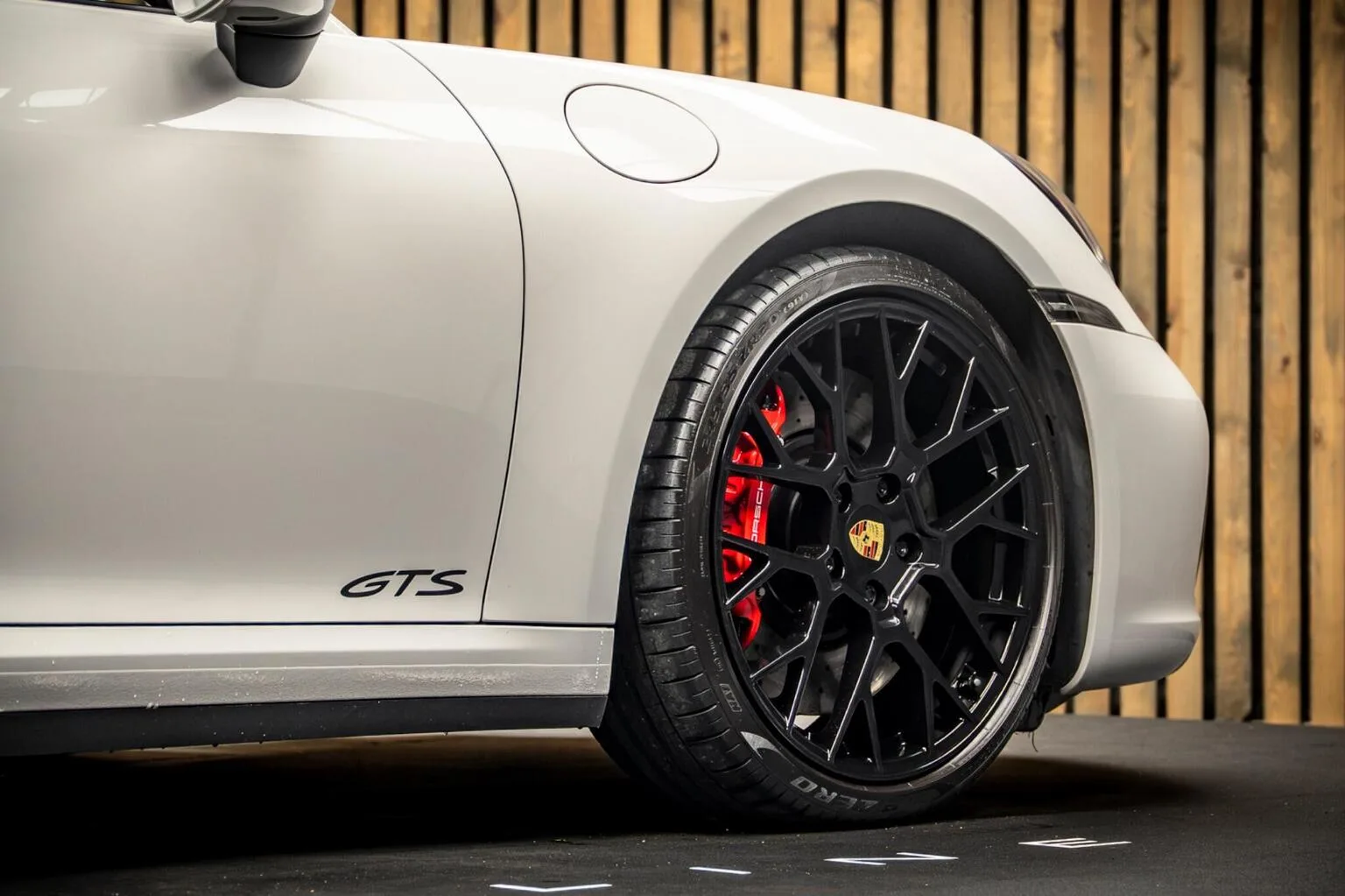 2022 Porsche 911 Targa 4 GTS, 14/30