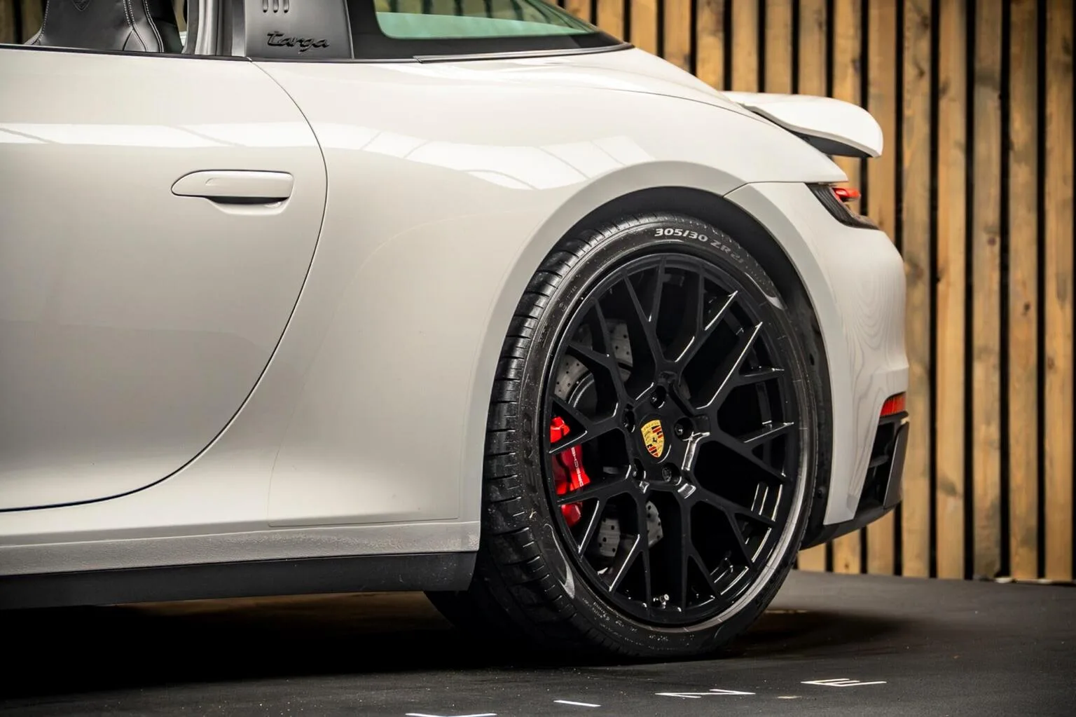 2022 Porsche 911 Targa 4 GTS, 16/30