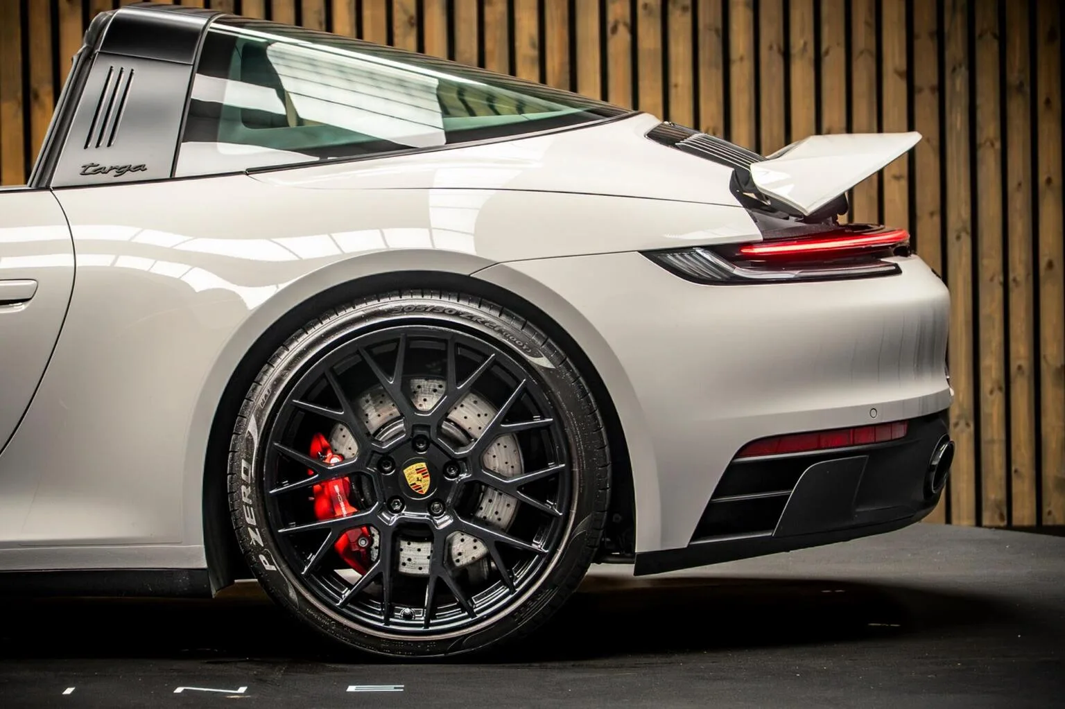 2022 Porsche 911 Targa 4 GTS, 18/30