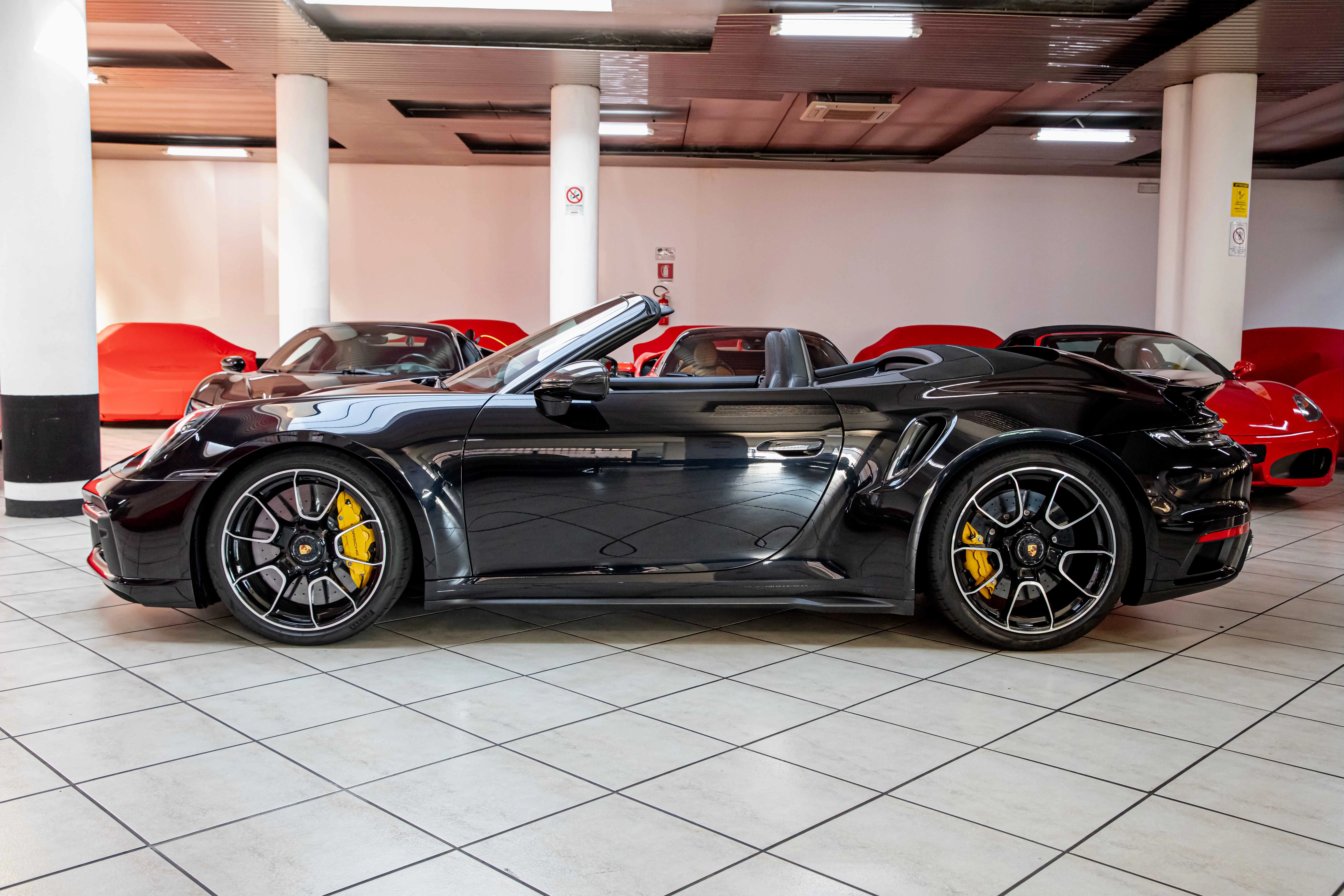 2022 Porsche 911 Turbo Cabriolet, 9/30