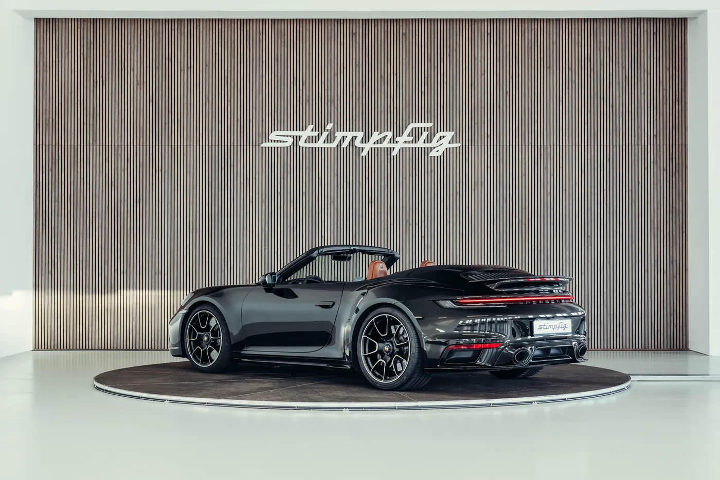 2022 Porsche 911 Turbo S Cabriolet proposée par un spécialiste de la voiture de collection à Stuttgart, Allemagne, photo 3 sur 25