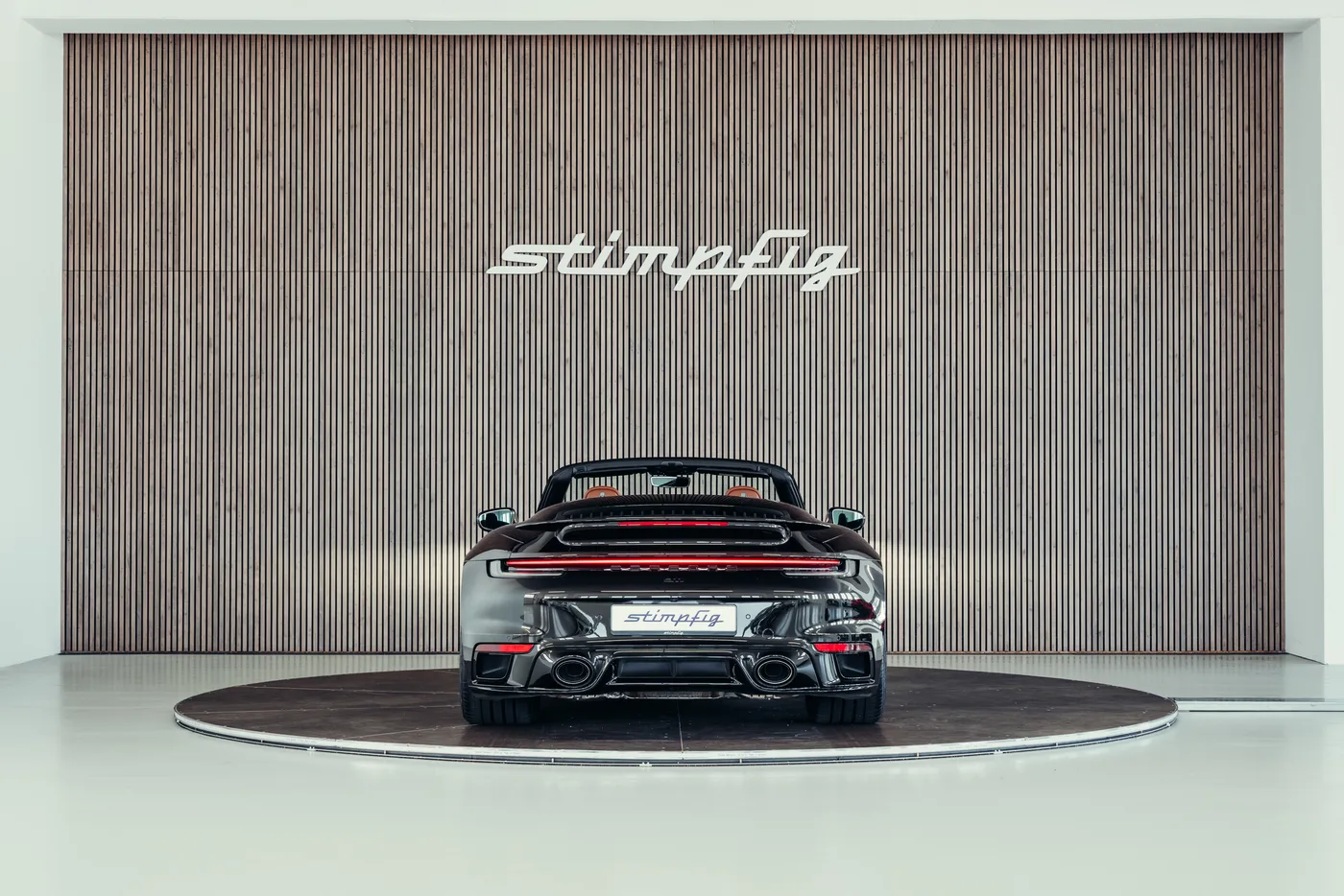 2022 Porsche 911 Turbo S Cabriolet proposée par un spécialiste de la voiture de collection à Stuttgart, Allemagne, photo 4 sur 25