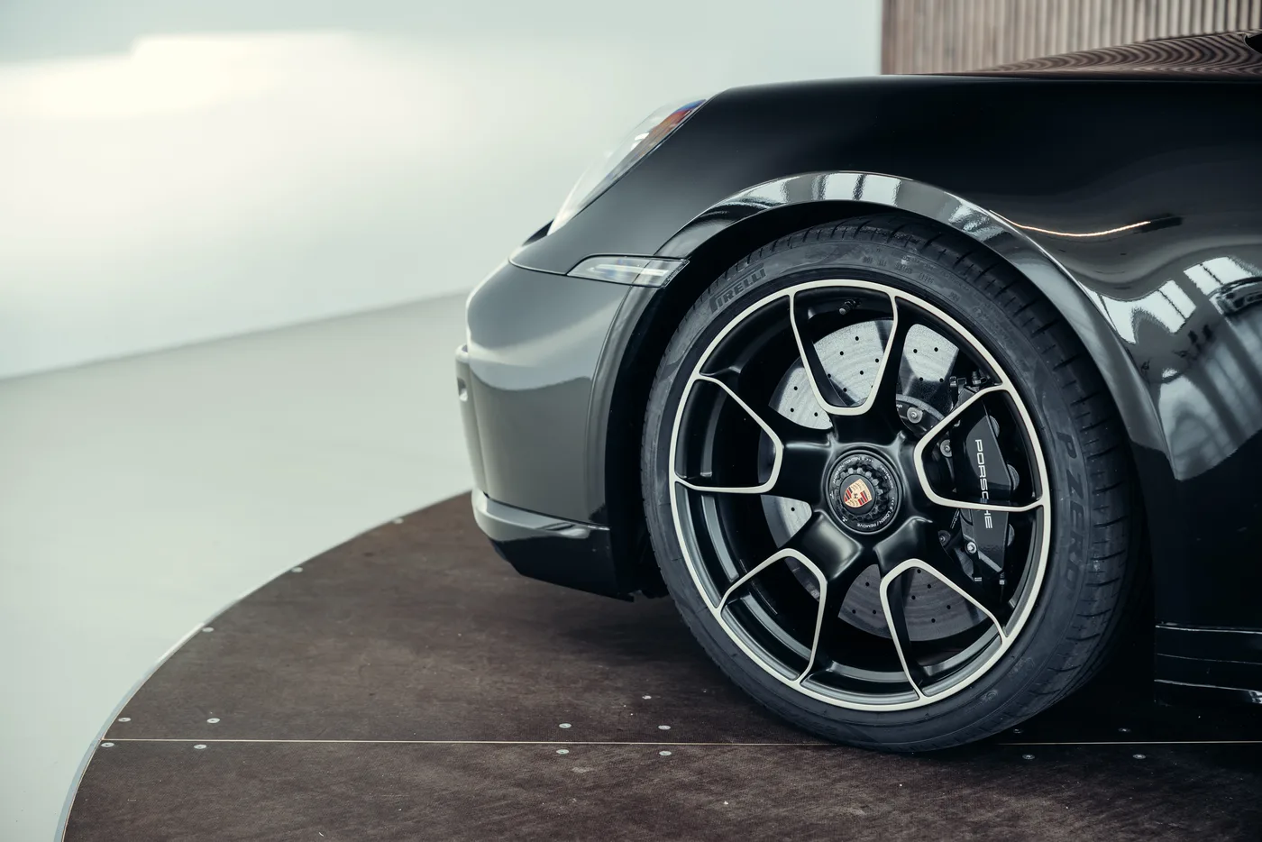 2022 Porsche 911 Turbo S Cabriolet proposée par un spécialiste de la voiture de collection à Stuttgart, Allemagne, photo 15 sur 25