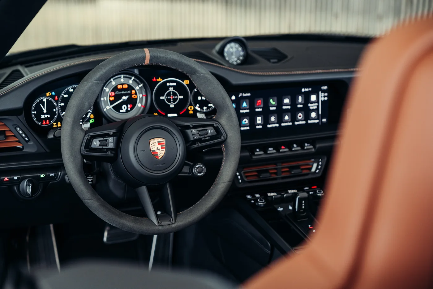 2022 Porsche 911 Turbo S Cabriolet proposée par un spécialiste de la voiture de collection à Stuttgart, Allemagne, photo 19 sur 25