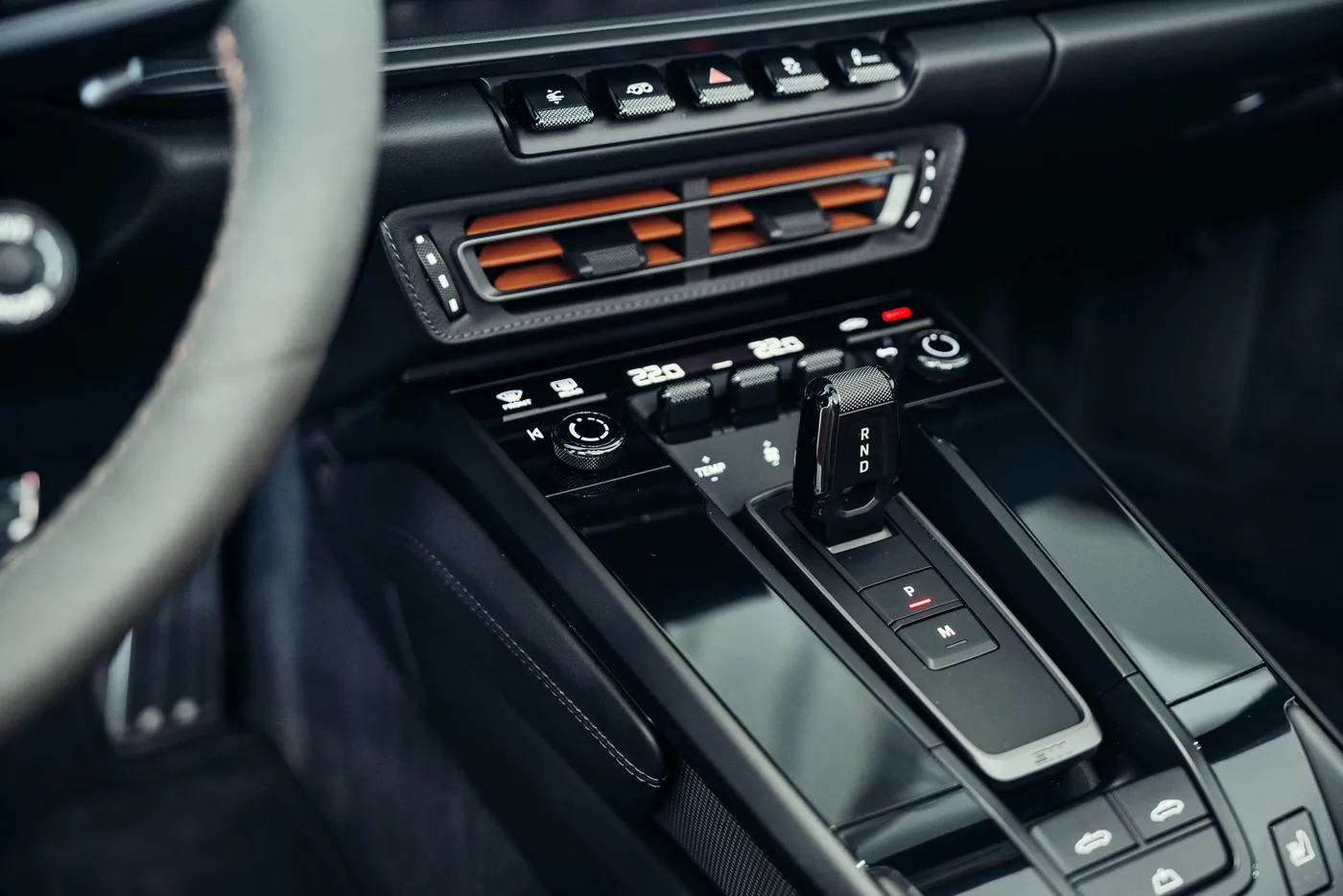 2022 Porsche 911 Turbo S Cabriolet proposée par un spécialiste de la voiture de collection à Stuttgart, Allemagne, photo 24 sur 25